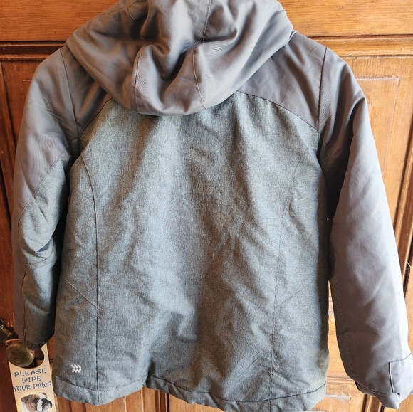 Girls all in motion coat - Picture 8 of 9